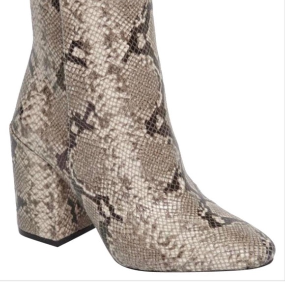 Vince Camuto Snakeskin Boot, sz 37, hardly worn - Picture 2 of 8